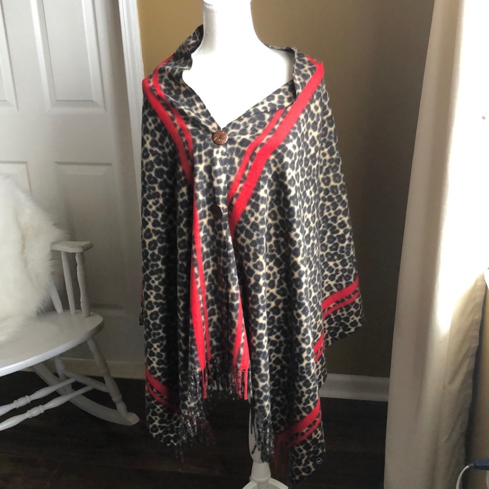 Gorgeous leopard print w/ red accent poncho/shawl